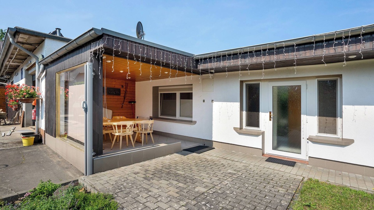 Groskoschen House | Holiday Home 'Ferienhaus' with Private Terrace, Shared Garden and Wi-Fi