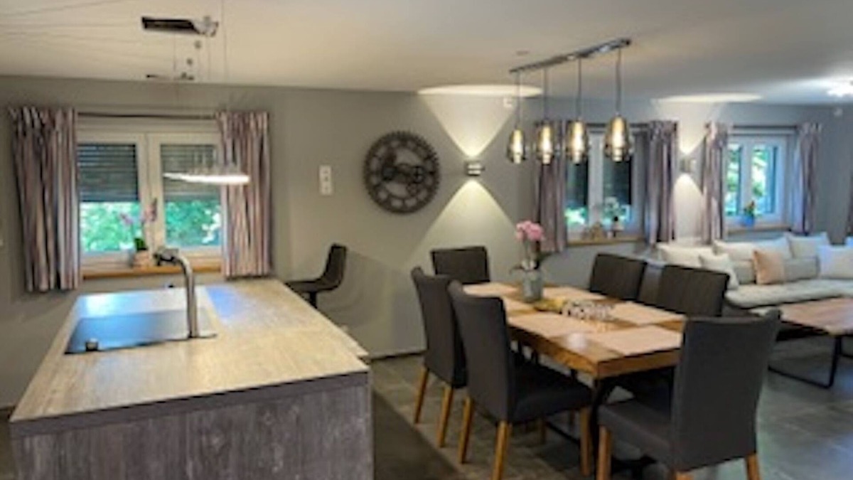 Weissensberg House | Holiday Home 'Ferienhaus 6 Personen' with Private Terrace, Private Garden and Wi-Fi