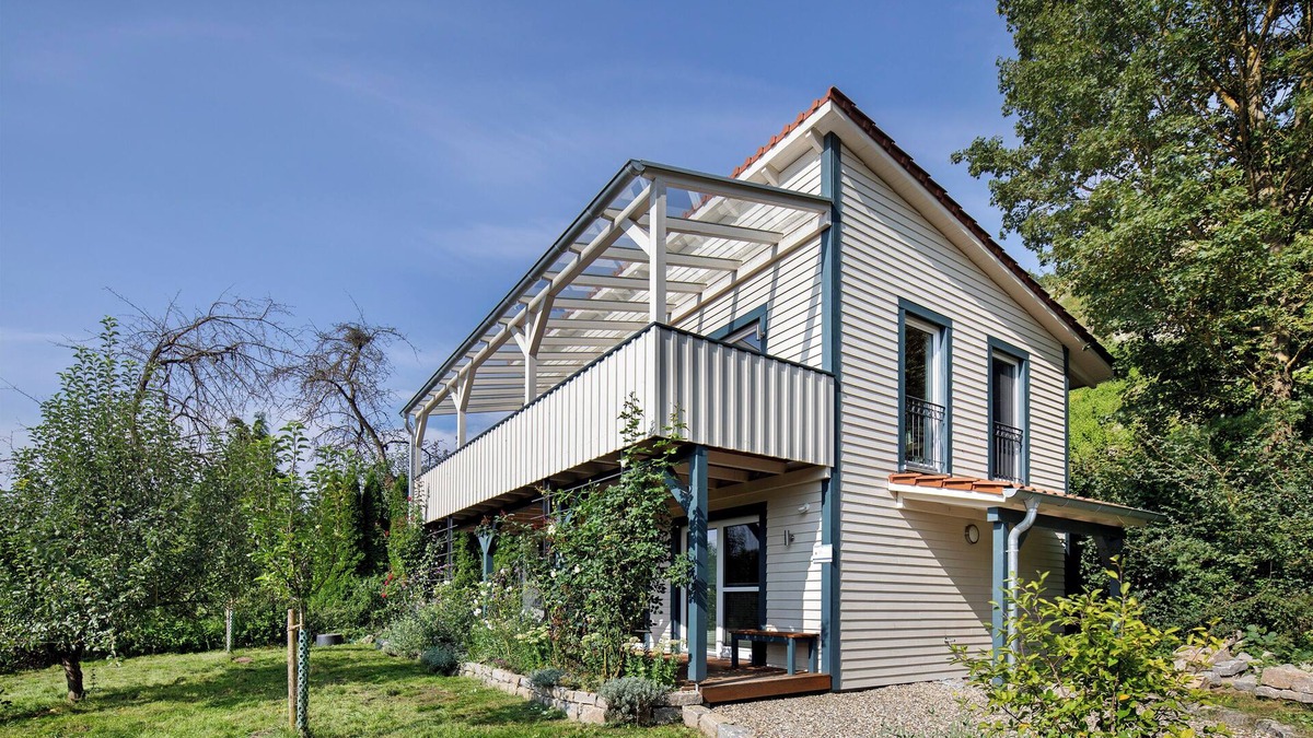 Liebenau Apartment | Holiday home "Ferienhaus Das Große Paradies" with Sauna, Garden, Hot Tub and Wi-Fi