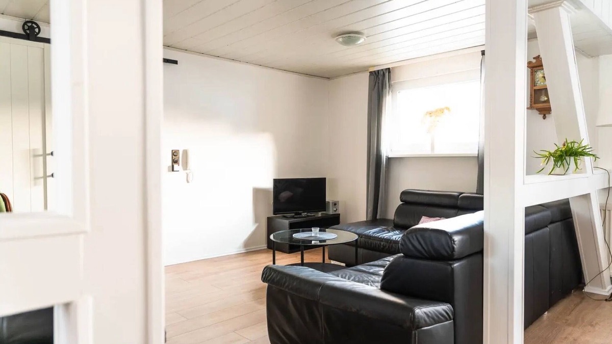 Marsberg House | Holiday Home 'Ferienhaus Steinhoff' with Terrace, Garden and Wi-Fi