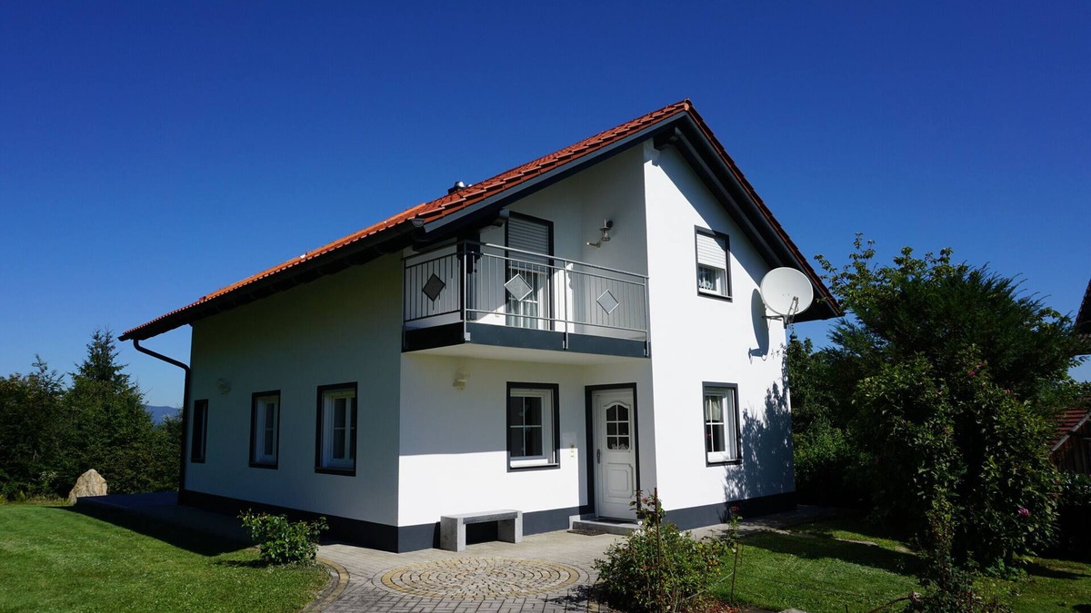 Tittling House | Holiday Home 'Ferienhaus Englburg' with Private Terrace, Private Garden and Wi-Fi
