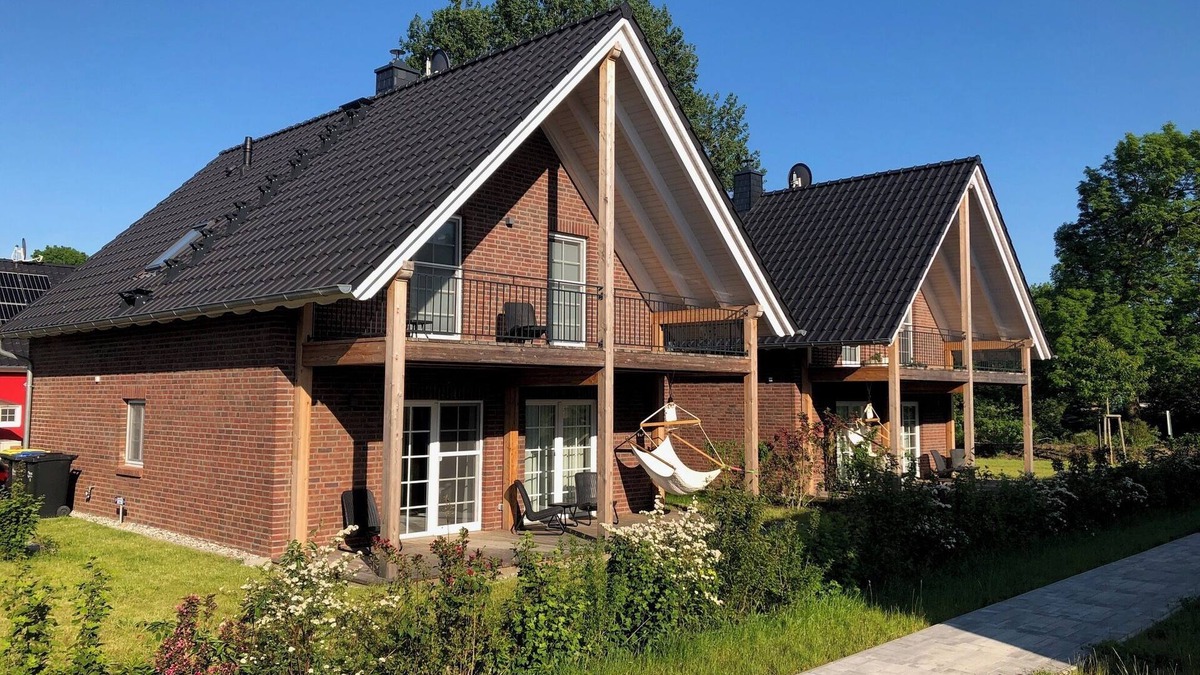 Krummin House | Holiday Home "Ferienhaus Familienkoje Rike" with Private Garden, Private Sauna & Wi-Fi