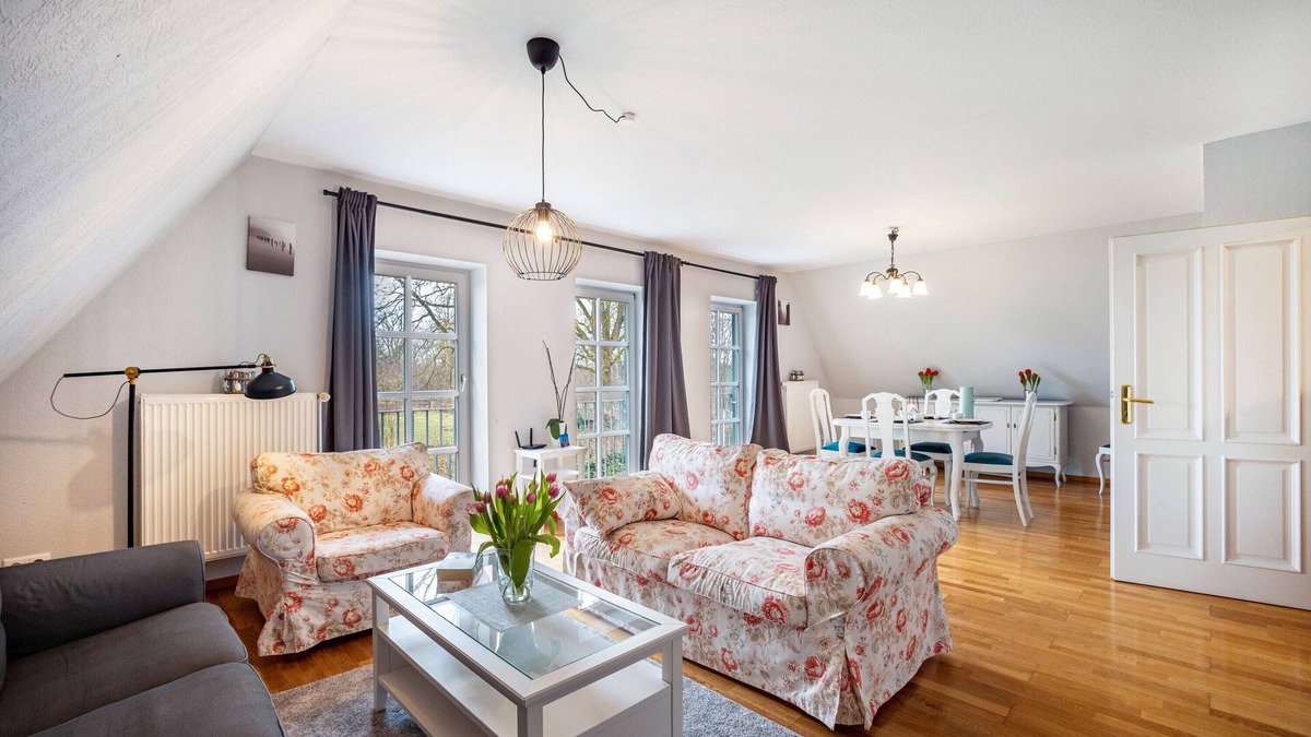 Sankt Jurgen House | Holiday Home 'Ferienwohnung Gestüt Kriseby' with Shared Terrace, Shared Garden and Wi-Fi