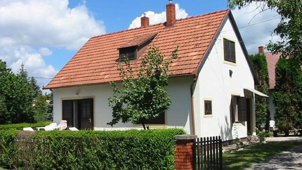 Vonyarcvashegy House | Holiday home for 8 people with barbecue and garden