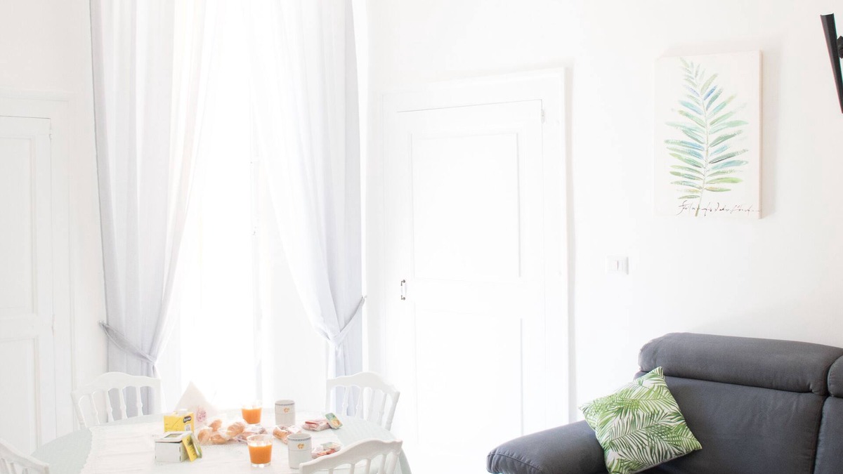 Giovinazzo Apartment | Holiday home for up to 5 people. Central and complete with linen