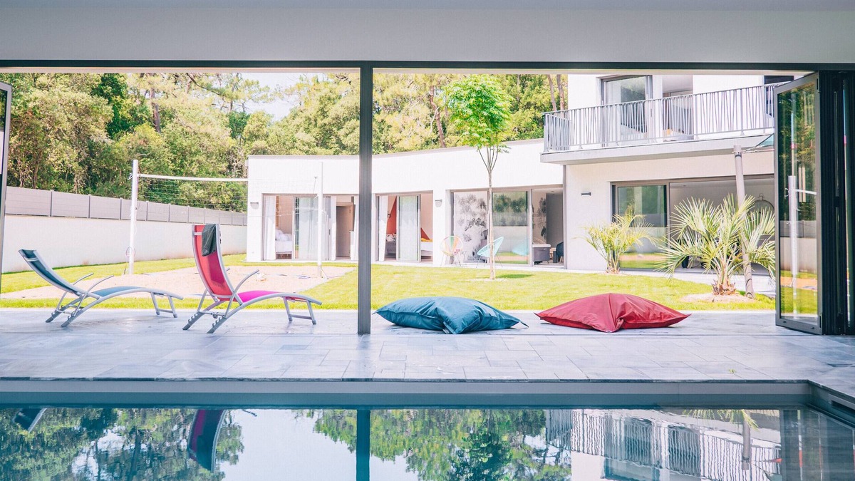 La Tranche-sur-Mer House | Holiday Home 'Villa Des Dunes' with Private Terrace, Wi-Fi and Air Conditioning