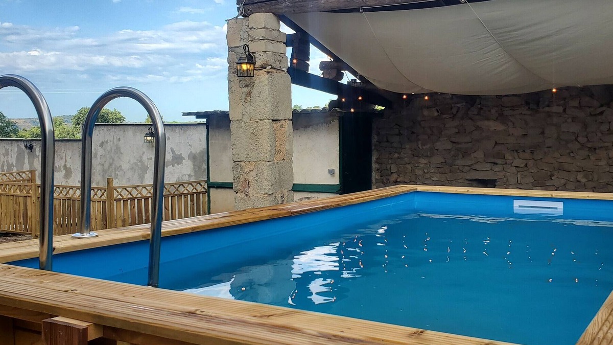 Laurac-en-Vivarais House | Holiday Home 'Mas Des Genêts' with Mountain View, Balcony and Wi-Fi