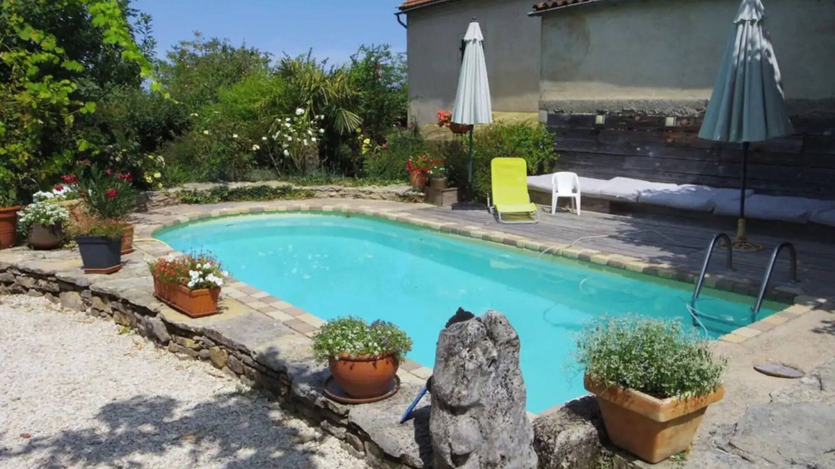 Limogne-en-Quercy House | Holiday Home 'Le Tonnelier' with Private Pool, Shared Terrace and Wi-Fi