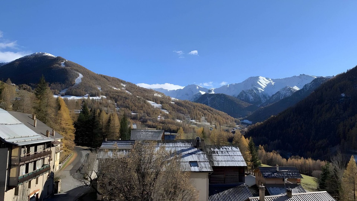 Molines-en-Queyras House | Holiday Home 'À Molines En Queyras 8-15 Pers' with Mountain View, Terrace and Wi-Fi