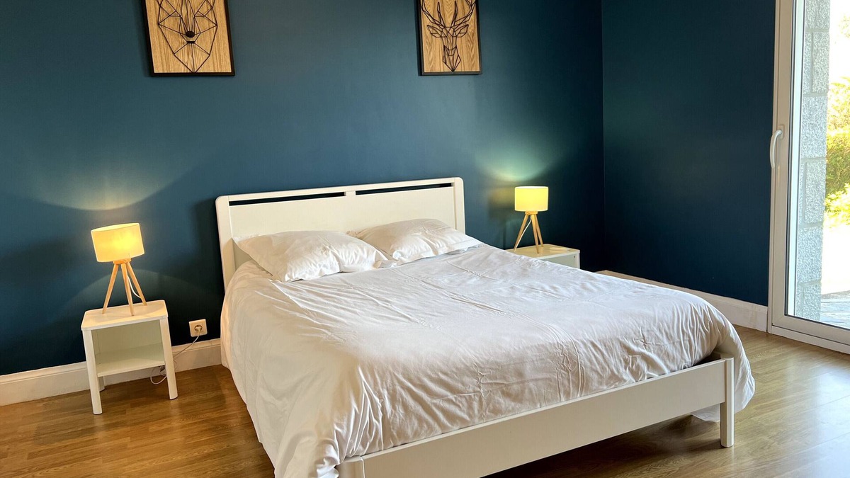 Saint-Quay-Perros House | Holiday Home 'Granit Cocoon 4p Madame Est Servie' with Private Garden and Wi-Fi
