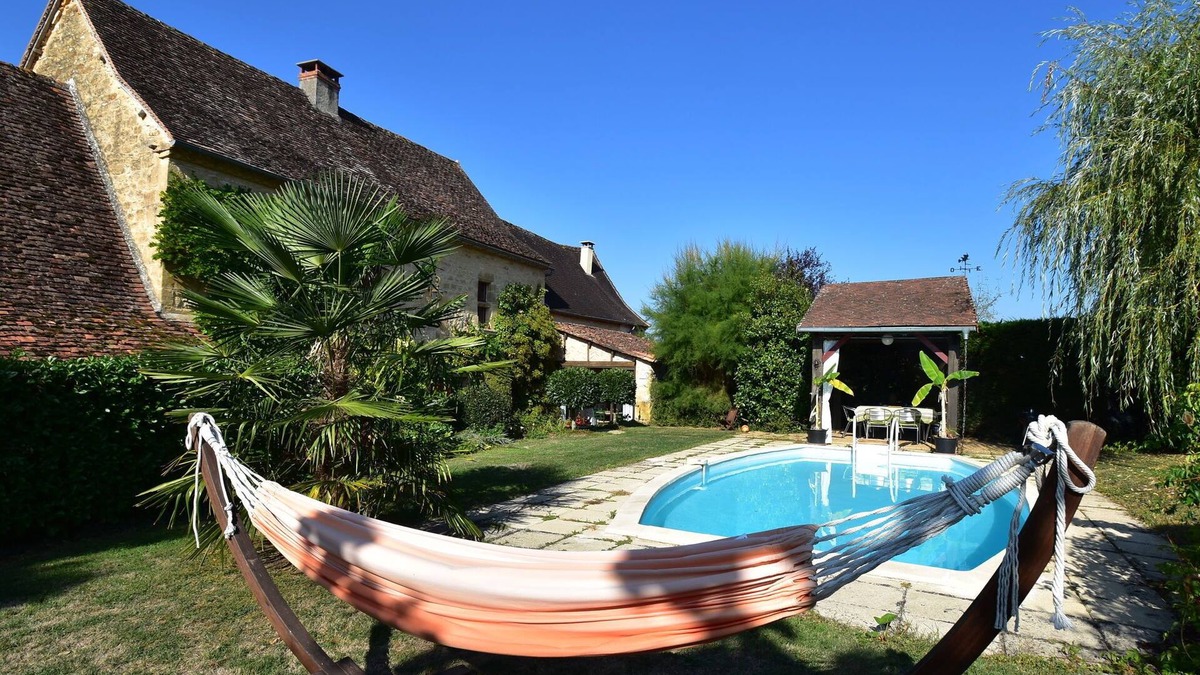 Saint-Jory-las-Bloux House | Holiday Home in Saint-Jory with Pool