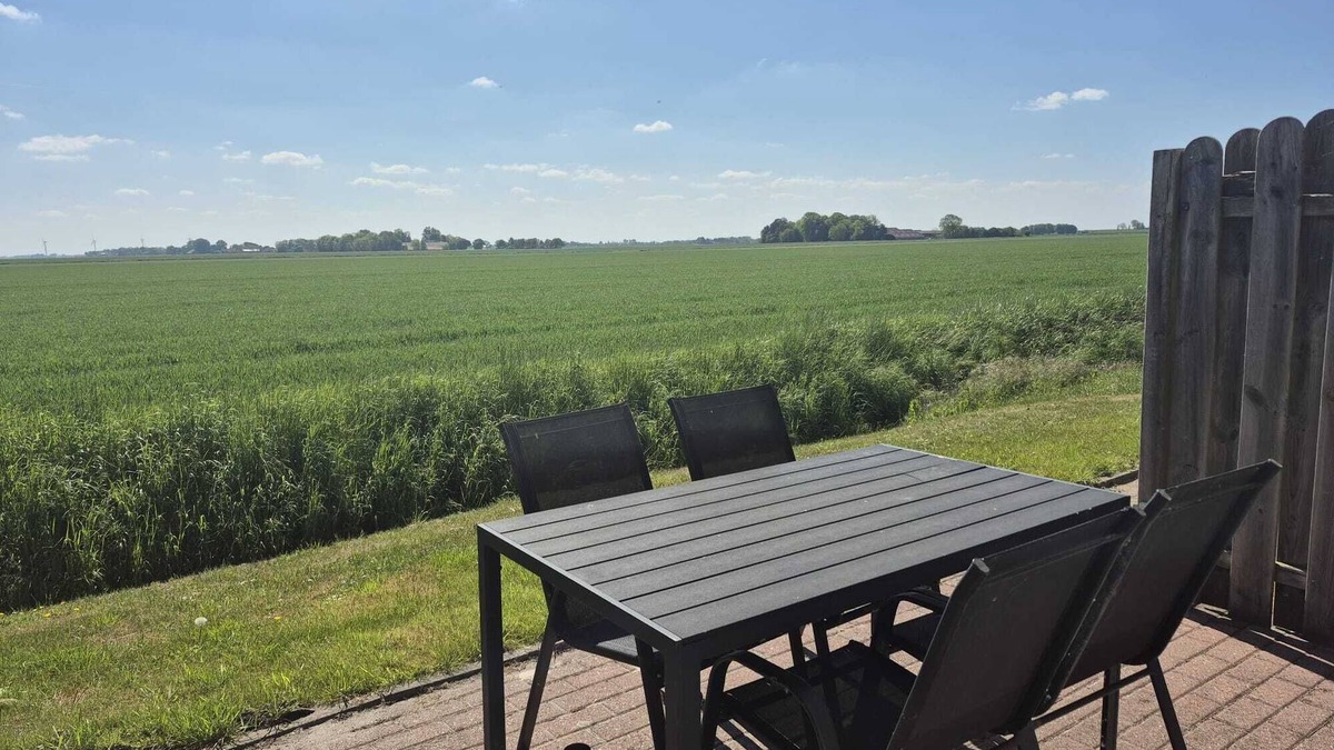 Ditzumerverlaat Apartment | Holiday home Freiblick A