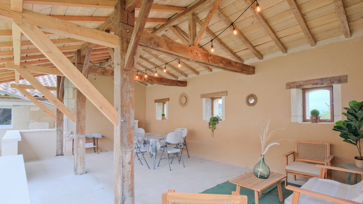 Allemans House | Holiday Home 'Gîte Le Moutat-Chez Georges' with Private Terrace