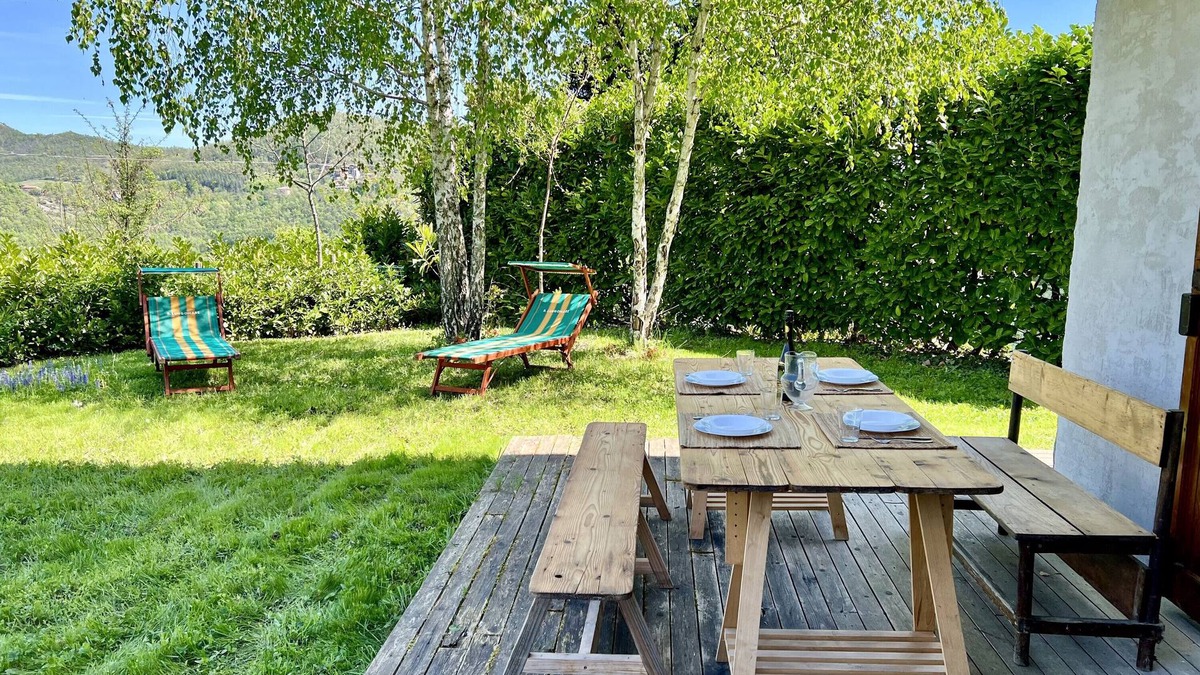Grizzana Morandi House | Holiday Home 'Grizzana Paradise' with Mountain View, Private Garden and Wi-Fi