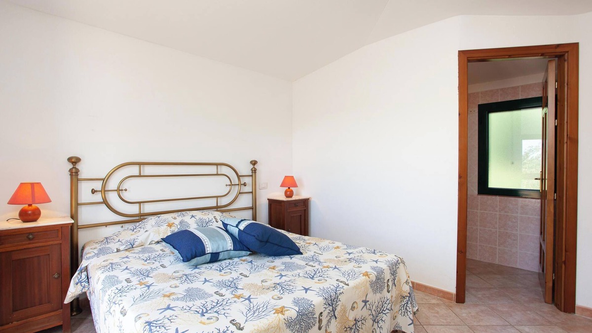 Orosei House | Holiday Home 'Gamma 1' with Mountain View, Private Terrace and Air Conditioning