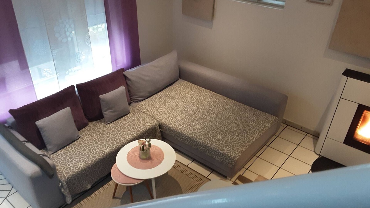 Laugna House | Holiday Home 'Garten Der Ruhe' with Balcony and Wi-Fi