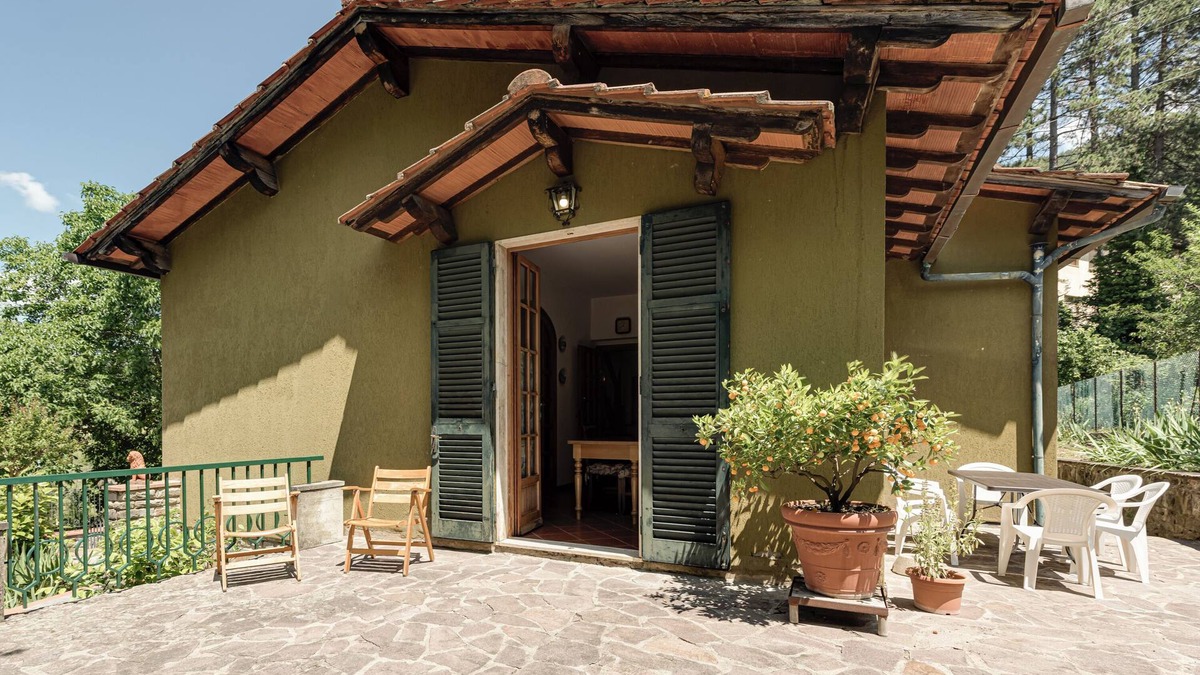 Rufina House | Holiday Home 'Gigli Di Firenze' with Mountain View, Wi-Fi and Air Conditioning