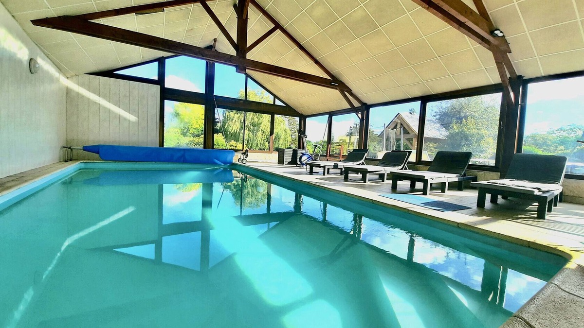 Huille House | Holiday Home 'Gîte Bleu Pour 14 Personnes' with Private Terrace and Wi-Fi