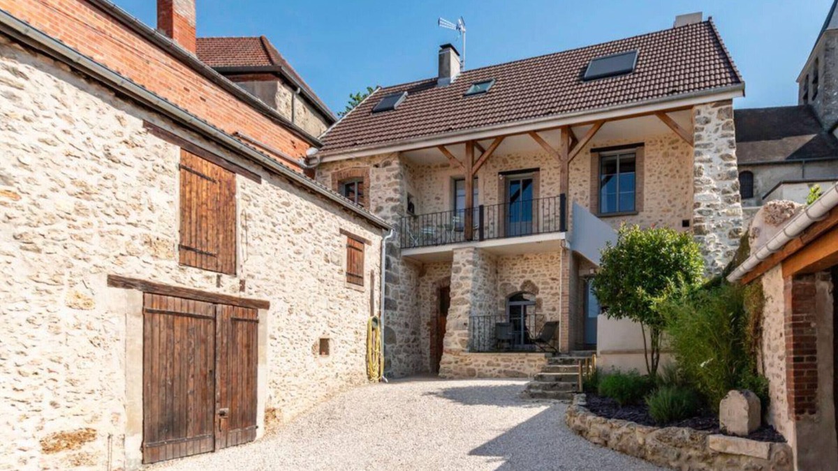 Venteuil House | Holiday Home 'Gîte La Voisine' with Private Terrace, Wi-Fi and Air Conditioning