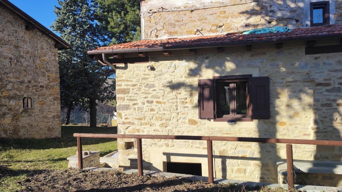 Loiano House | Holiday Home 'Gnazzano Home 2' with Mountain View, Wi-Fi and Air Conditioning