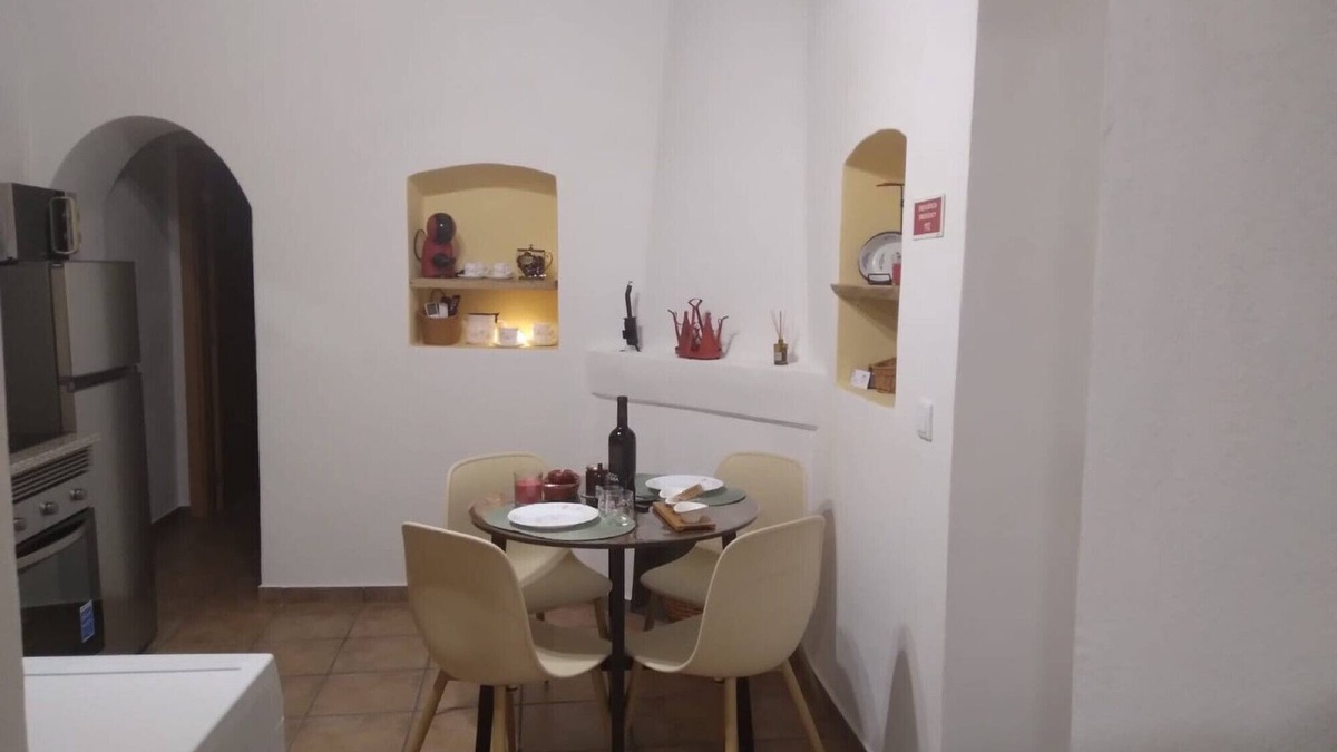 Mertola House | Holiday Home 'Gotinha D' Água' with Private Garden, Wi-Fi and Air Conditioning