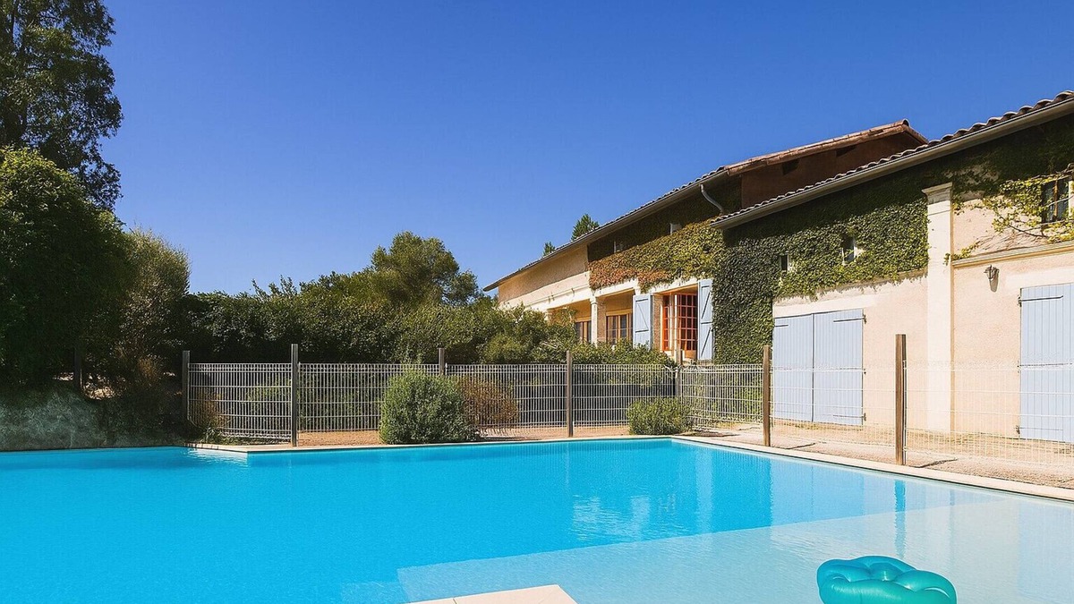 Vignaux House | Holiday Home 'Grand Gîte De Gascogne' with Private Pool, Shared Terrace and Wi-Fi