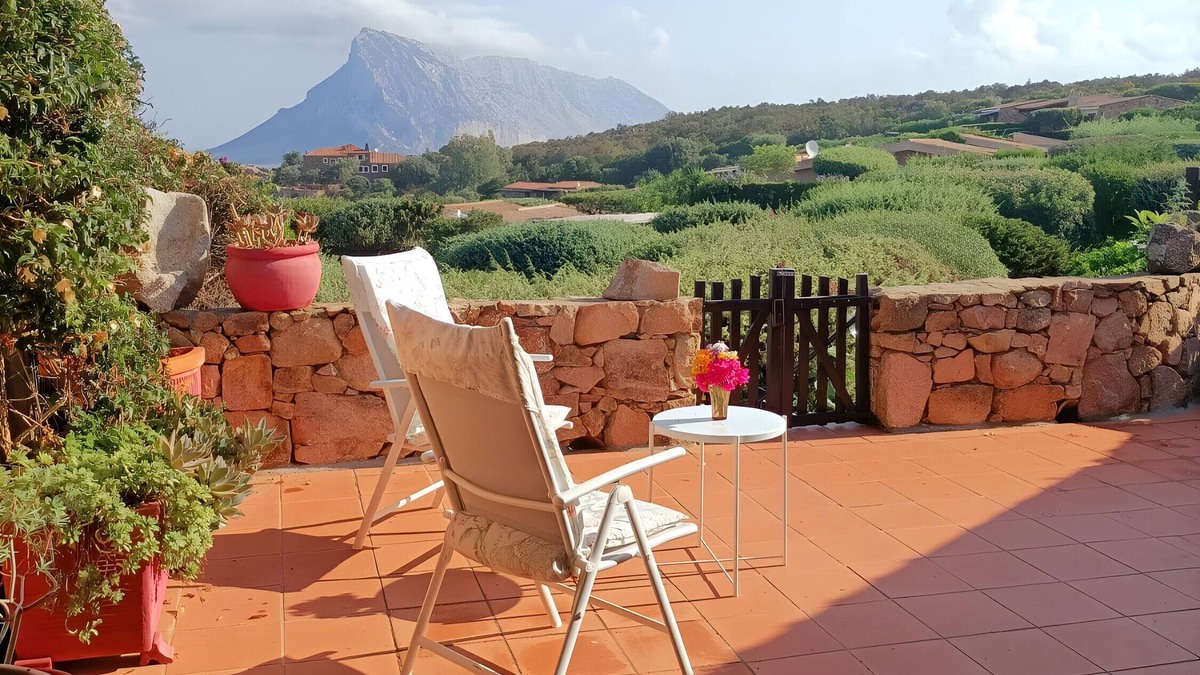 Tiriddo House | Holiday Home 'Graziella' with Sea View, Shared Pool and Shared Terrace