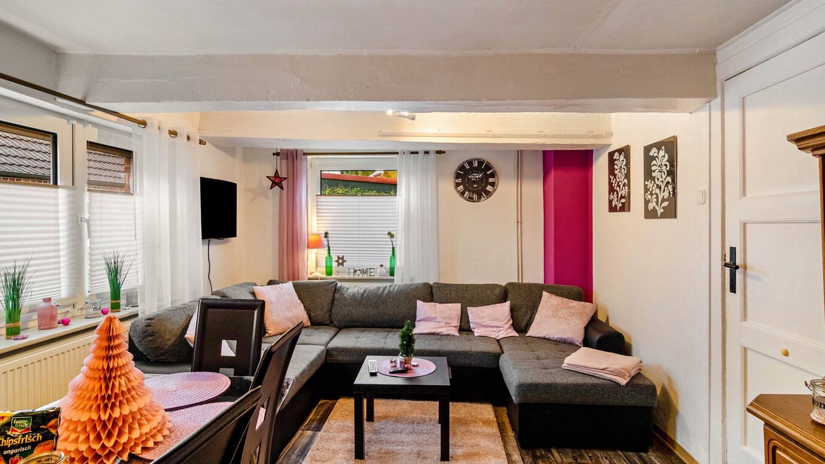 Loquard House | Holiday Home "Grietjes Huus" with Private Terrace, Fireplace & Wi-Fi