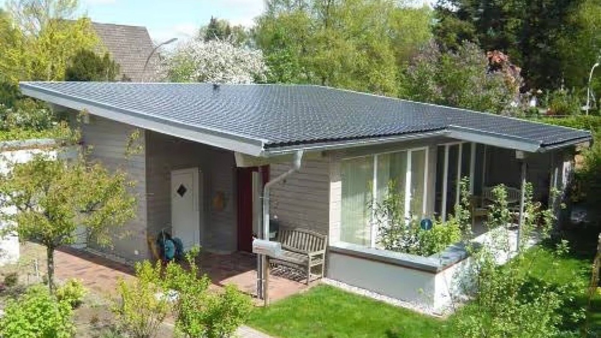 Volksdorf House | Holiday Home 'Guesthouse Mellenberg' with Private Terrace, Private Garden and Wi-Fi