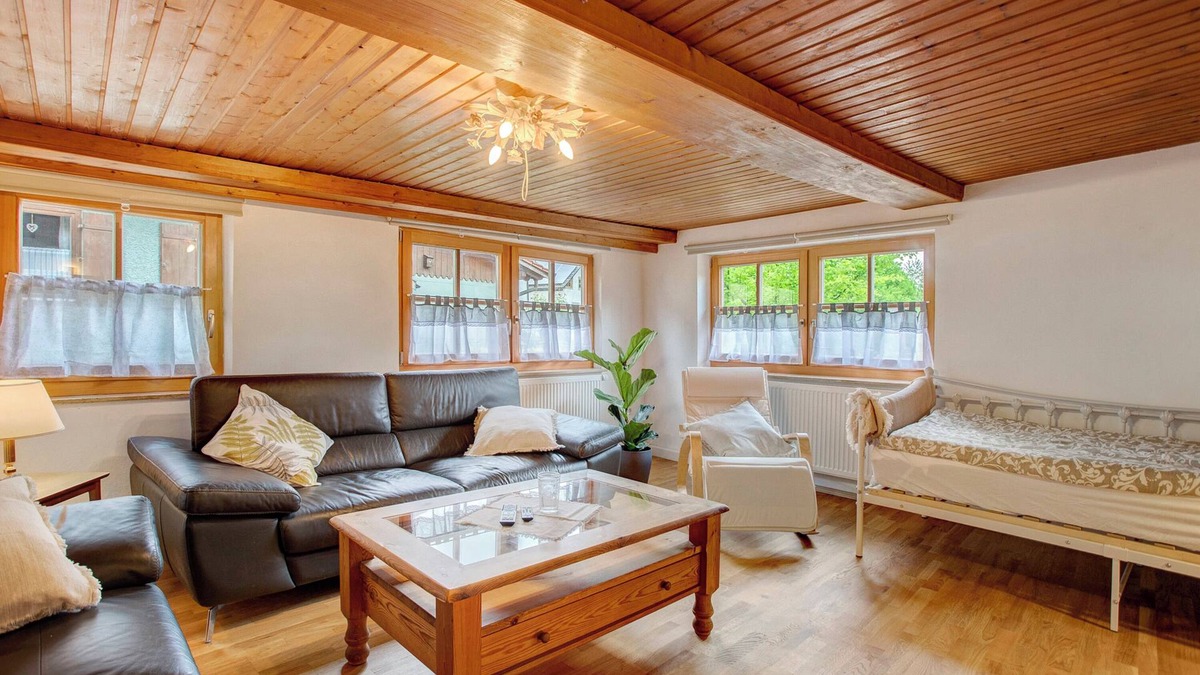 Laufen House | Holiday Home 'Haus Maria' with Private Terrace, Private Garden and Wi-Fi