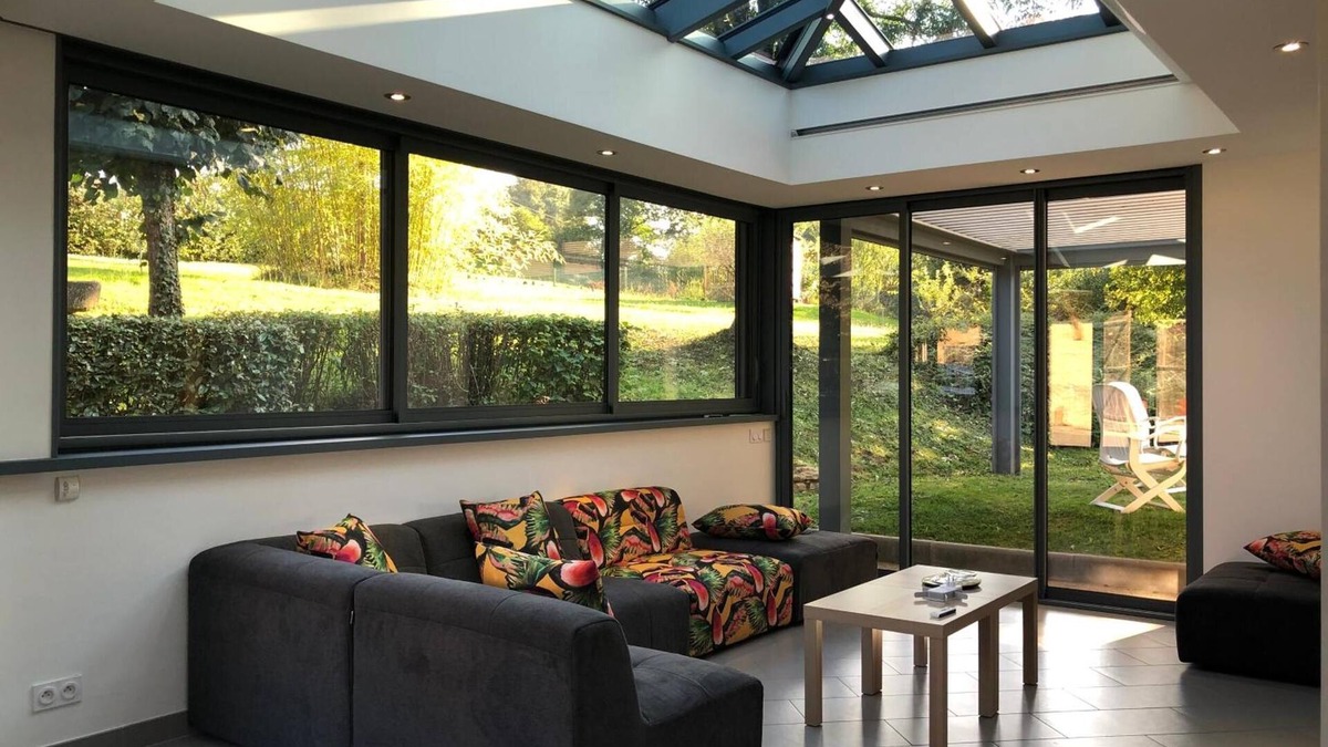 Corbelin House | Holiday Home 'Havre De Paix Et De Verdure' with Private Terrace, Private Garden and Wi-Fi