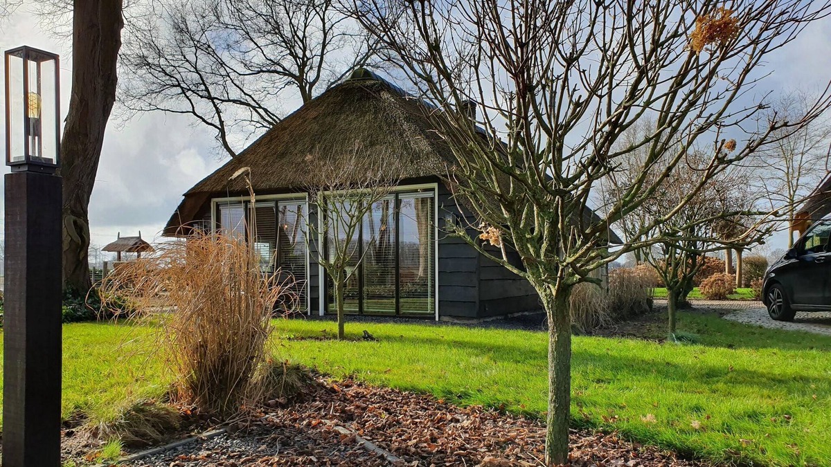 Municipality of Dalfsen House | Holiday home Heeresteeg in Nieuwleusen with garden