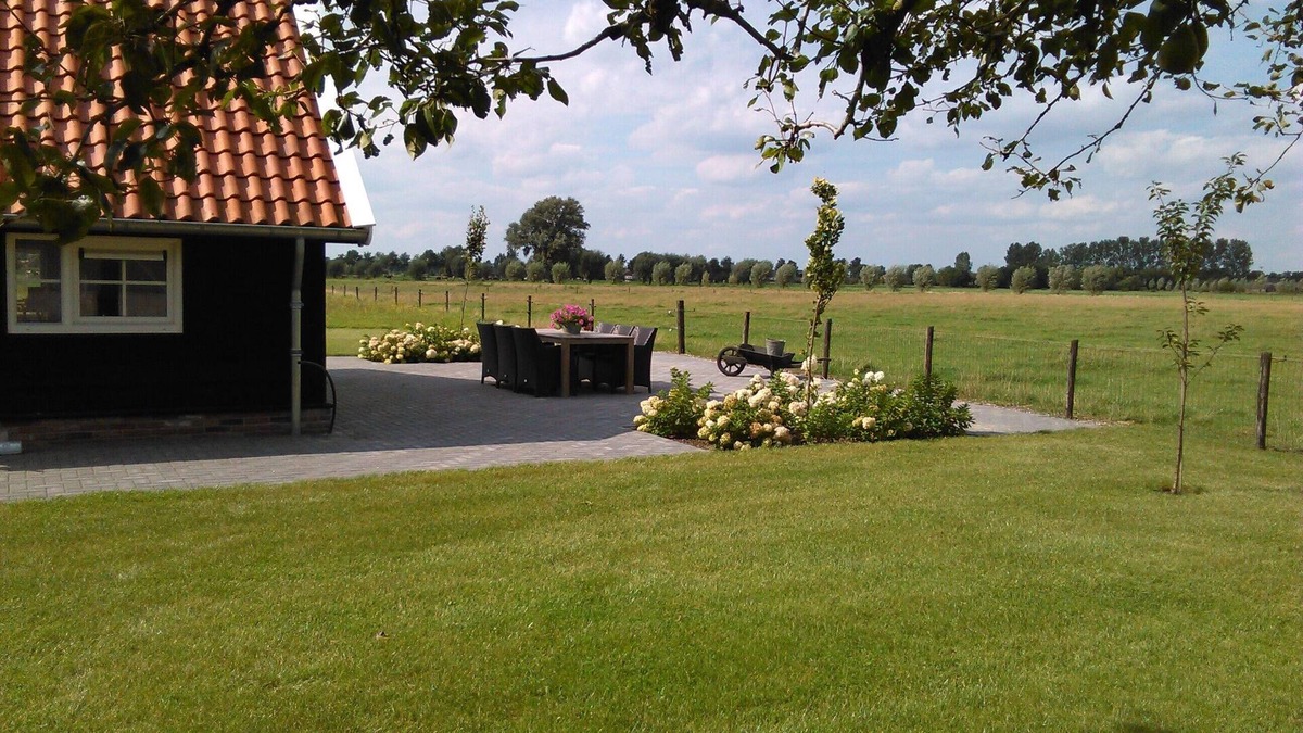 Linde House | Holiday home het Assenhoekje offers space & tranquility, fenced garden and free wifi