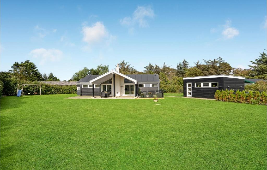 Lonstrup House | Holiday Home Hjørring With Fireplace 02