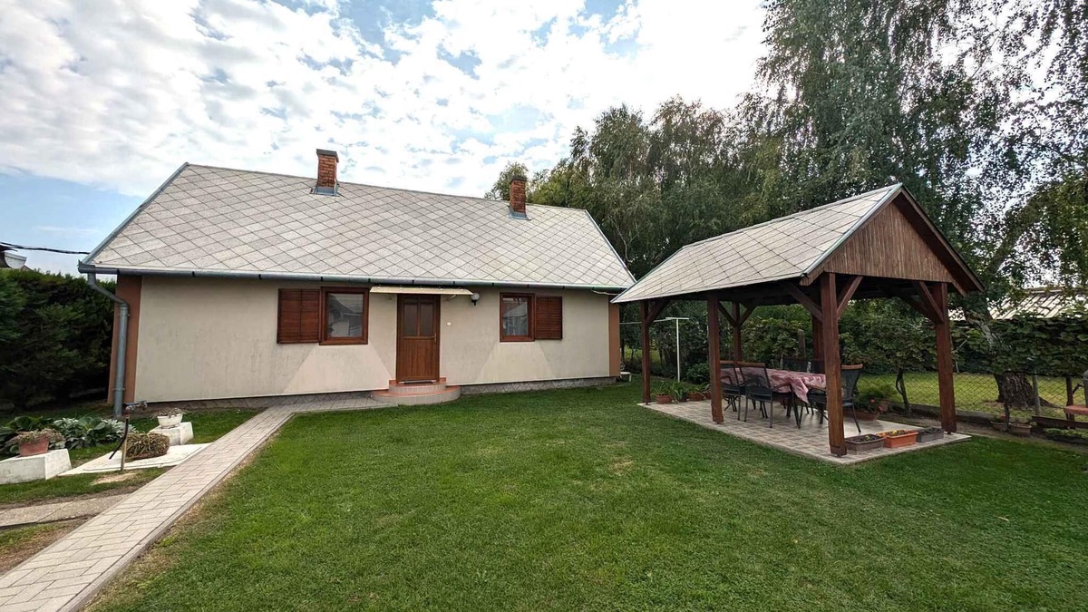 Balatonmariafurdo House | Holiday home close to Lake Balaton