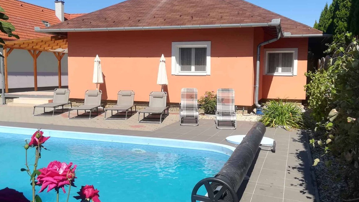 Balatonszentgyoergy House | Holiday home with Pool and Internet