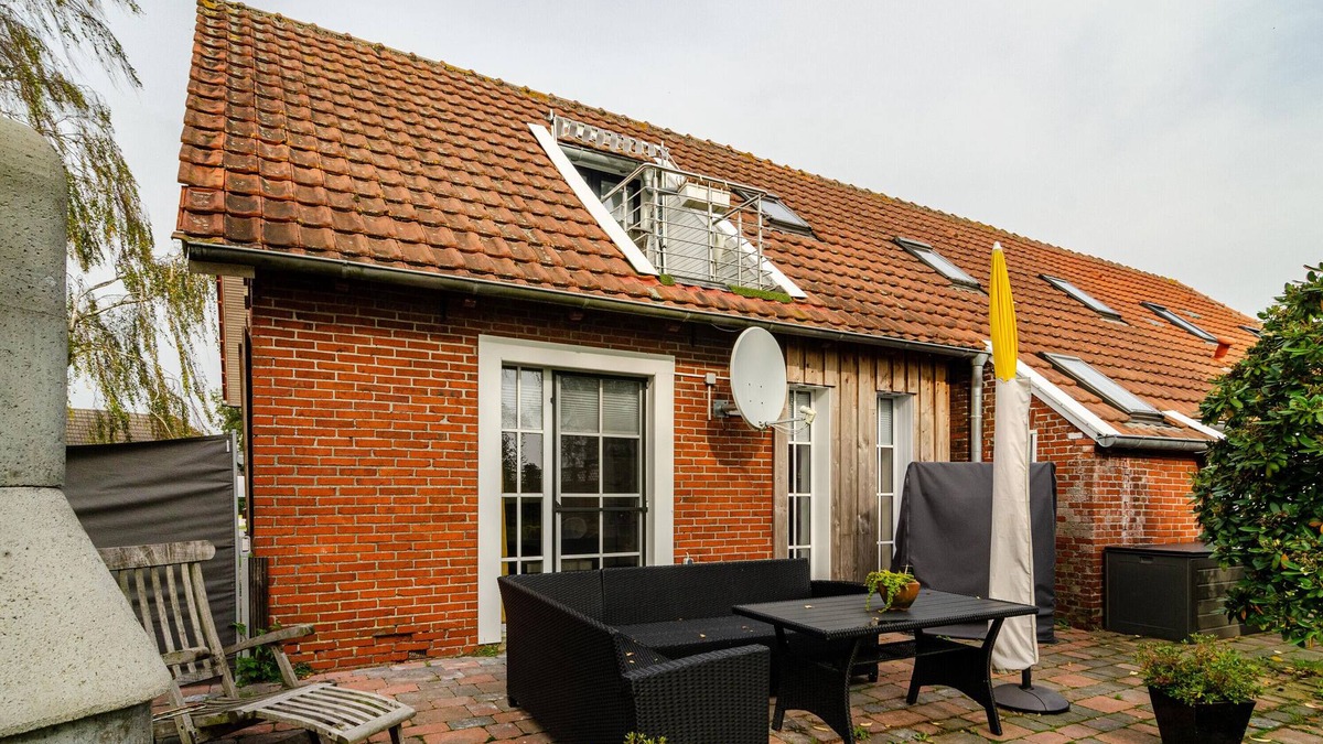 Reithamm House | Holiday Home "Huus Ant Kornfeld Ground Floor" with Shared Garden and Wi-Fi