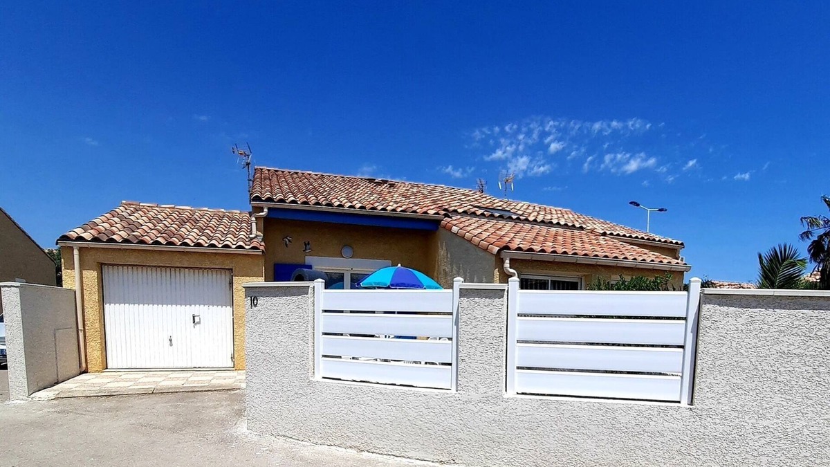 Port-la-Nouvelle House | holiday home in residential area near the sea