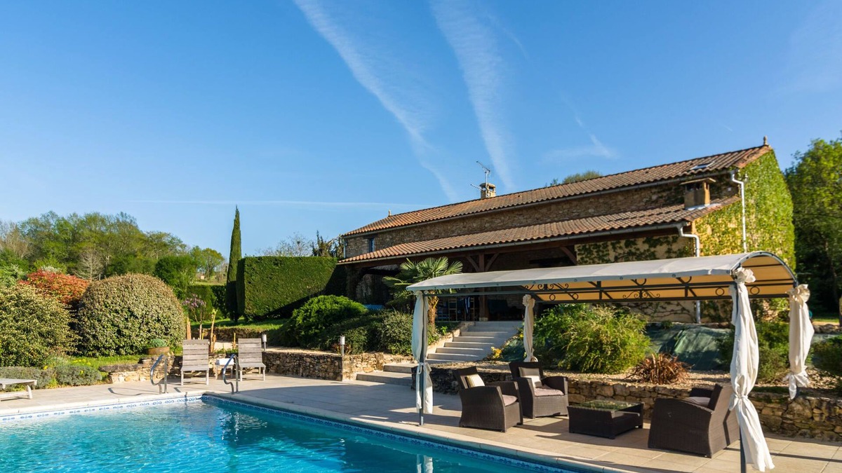 Salles-de-Belves House | Holiday Home in Salles-de-Belvès with Pool