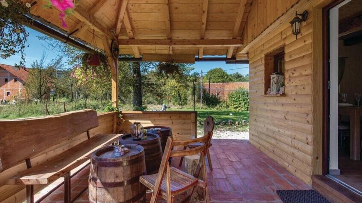 Tounj House | Holiday Home Ico - Three Bedroom Holiday Home with Swimming Pool