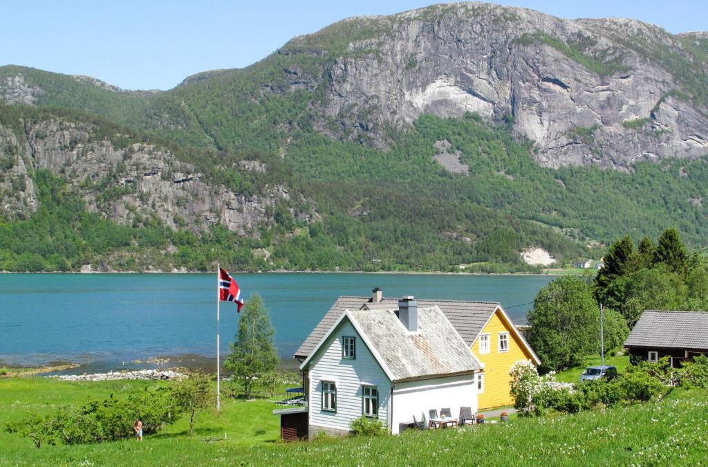 Brekke House | Holiday Home Ikjefjord by Interhome