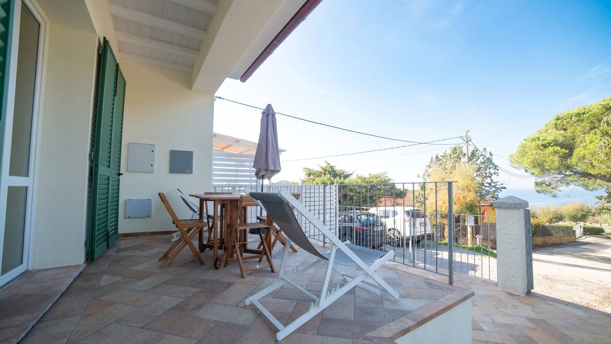 Patresi House | Holiday Home 'Il Timo' with Sea View, Wi-Fi and Air Conditioning