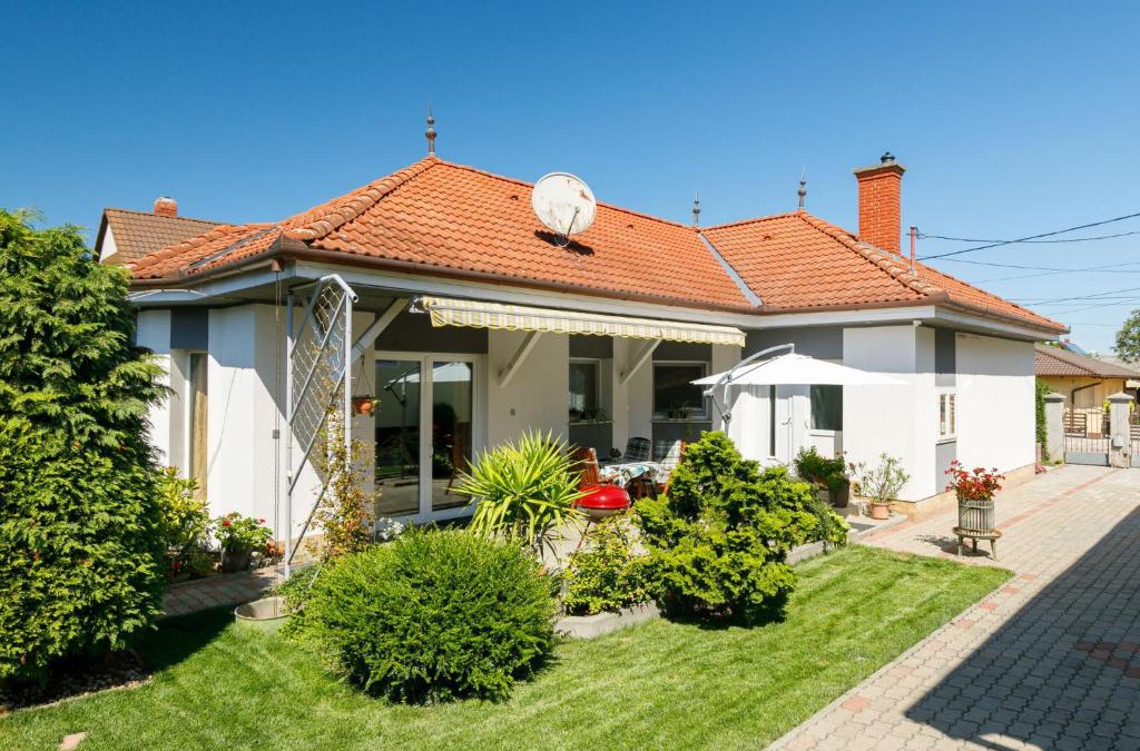 Balatonlelle House | Holiday Home Ildiko by Interhome