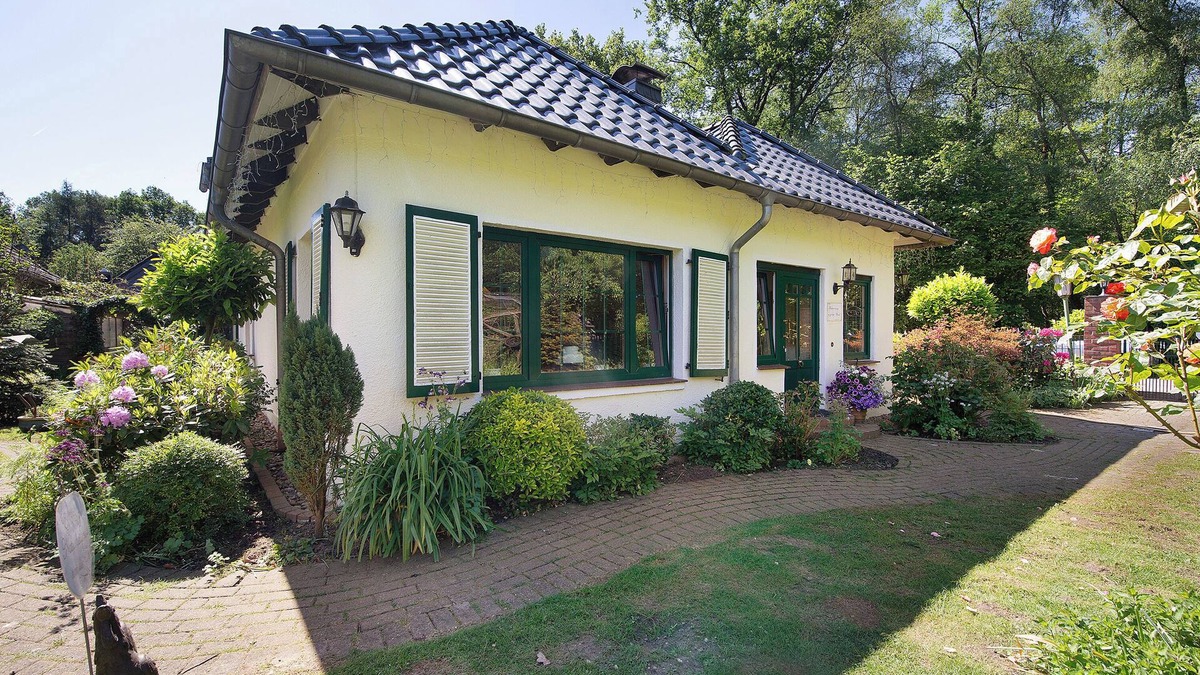 Brueggen House | Holiday Home 'Im Grünen Winkel' with Shared Terrace, Shared Garden and Wi-Fi