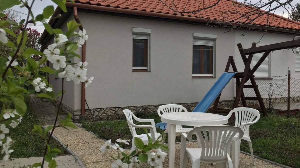 Fonyodliget House | Holiday home in a quiet location