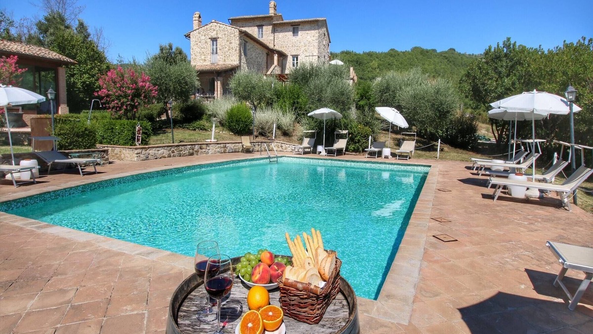 Assisi House | Holiday Home in Assisi with Pool