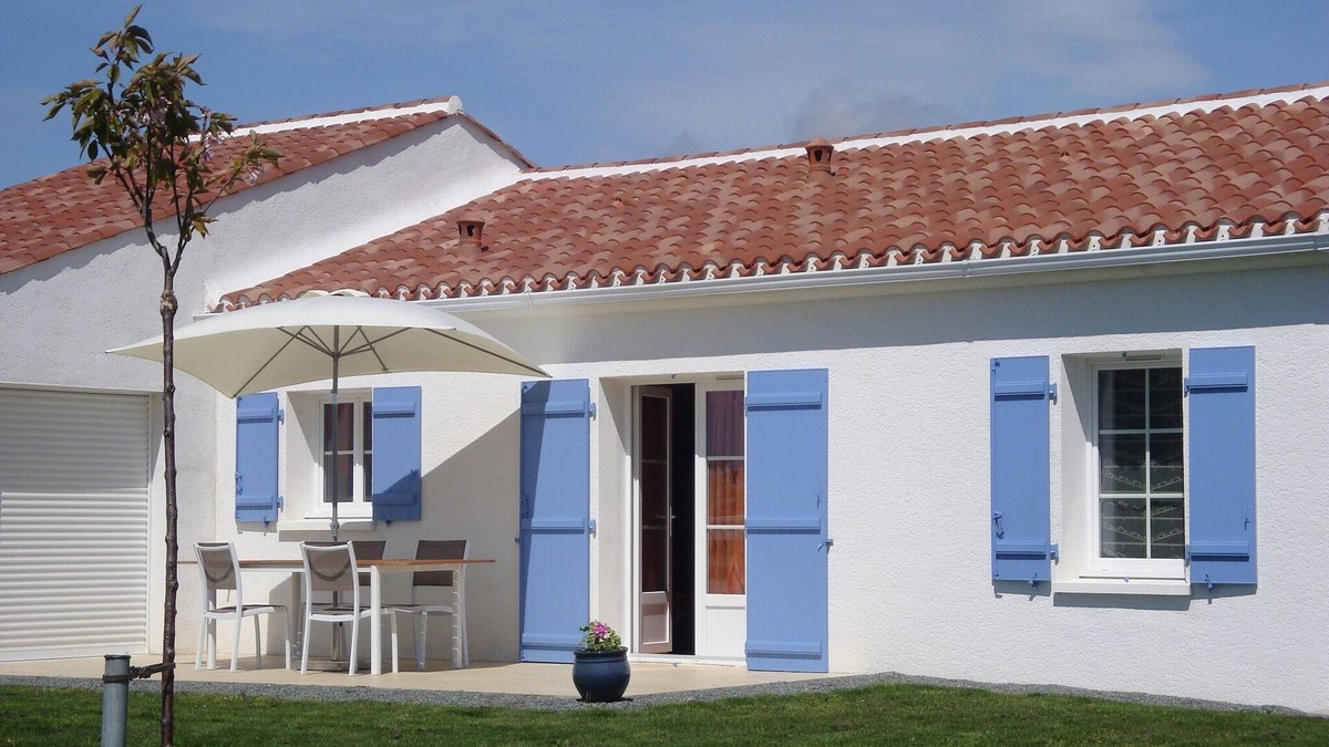 Avrille House | Holiday Home in Avrillé near Sandy Beaches