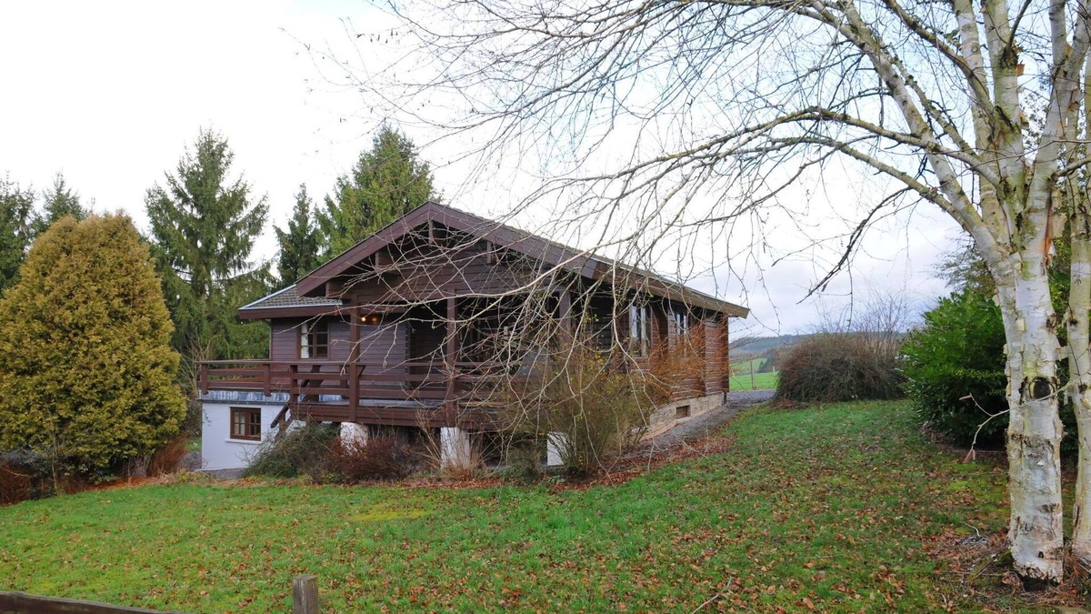 Rendeux House | Holiday Home in Beffe with Sauna & Hot Tub