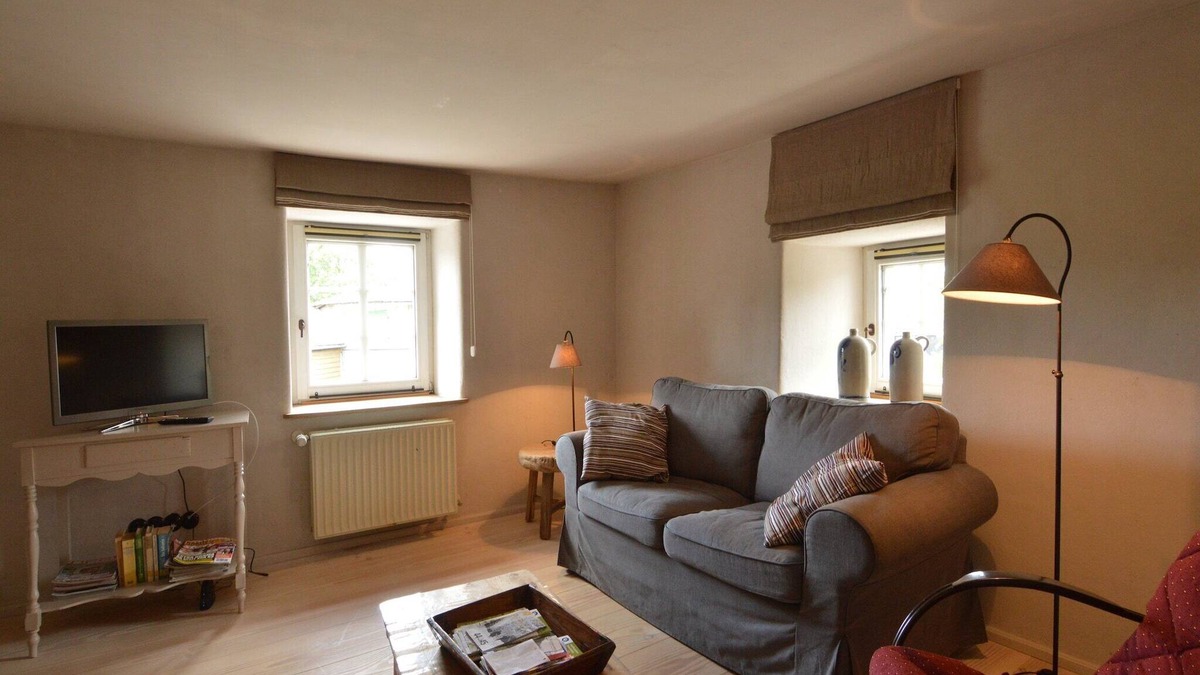 Buellingen House | Holiday Home in Bullange with Sauna