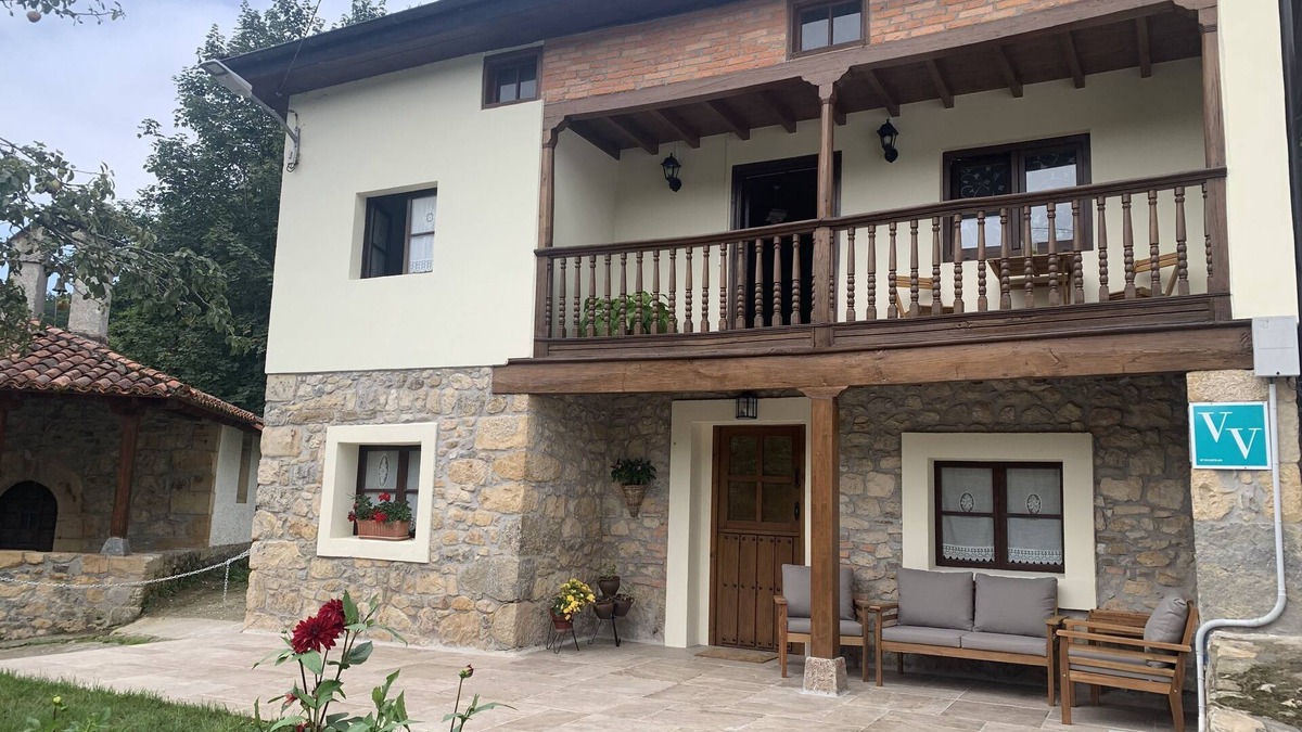 Santianes de Ola Cottage | Holiday home in Cangas de Onís